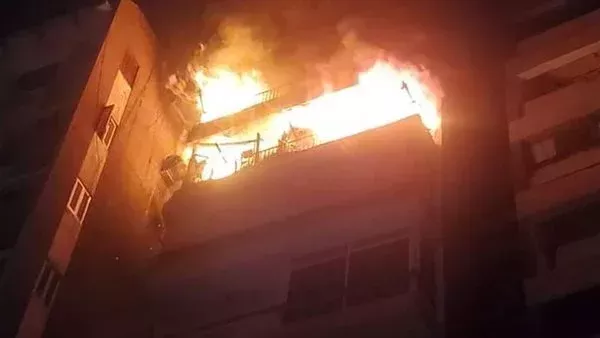 ماس كهربائي.. البحث الجنائي يعاين حريق وحدة سكنية في الإسكندرية